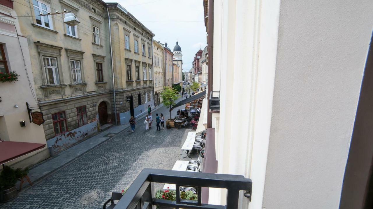 Апартаменти З Балконом Lviv Bagian luar foto