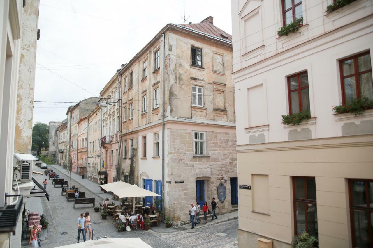 Апартаменти З Балконом Lviv Bagian luar foto